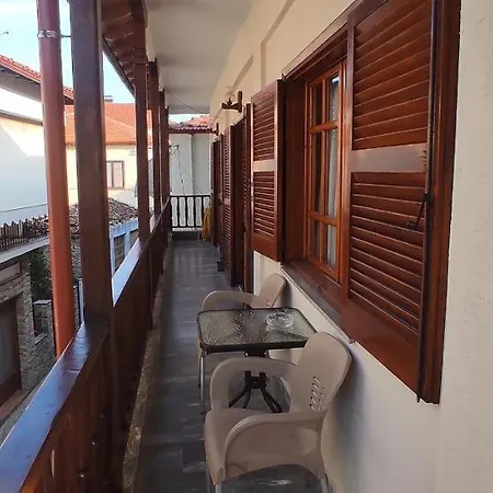 Zeusplace Traditional House