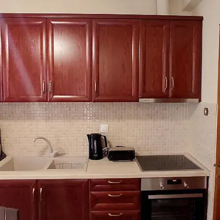 Zeusplace Traditional House