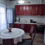 Zeusplace Traditional House