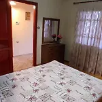 Zeusplace Traditional House